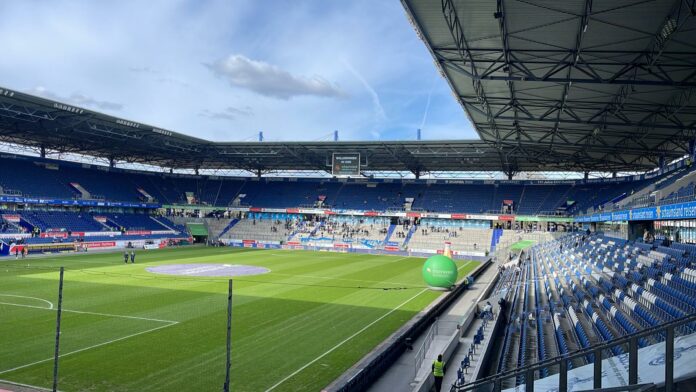 MSV Duisburg TSV 1860 Fotogalerie (20) MSV Duisburg TSV 1860 München Fotogalerie Blick quer durch das Stadion