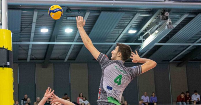 TSV Haching München Gehringer Schmetterball