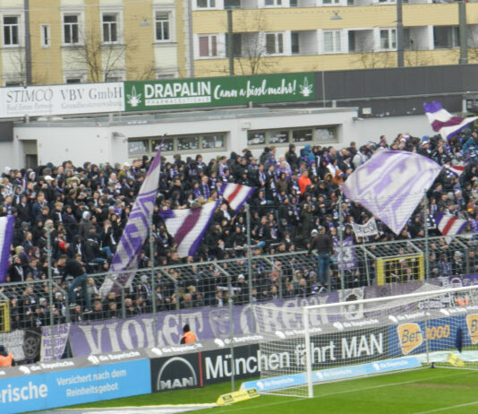 VfL Osnabrück im Gästeblock an der GWS