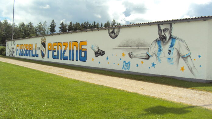 FC Penzing Tribüne 2013
