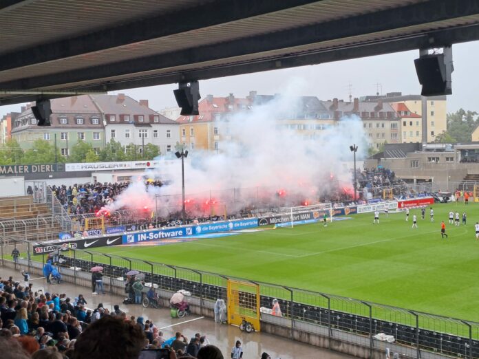 Mannheim mit Pyro im Block P