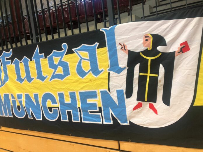 Groundhopping Futsal Fahne 1860 Löwen München Futsal Fahne 1860 Löwen München champions league regionalliga