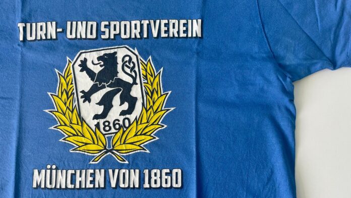 Shirt Blau Löwe 02