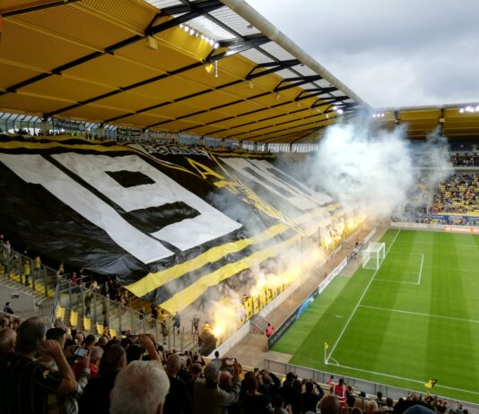 Alemannia Aachen Rot Weiß Ahlen Regionalliga West August 2022 Choreografie Und Pyrotechnik 1860