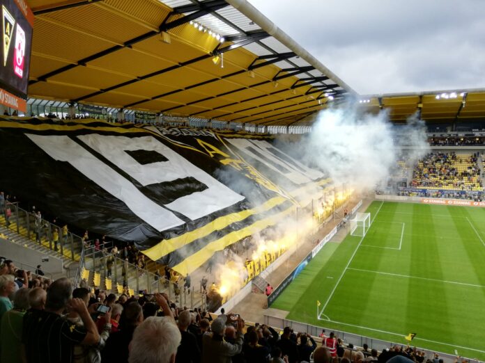 Alemannia Aachen Rot Weiß Ahlen Regionalliga West August 2022 Choreografie Und Pyrotechnik 1860