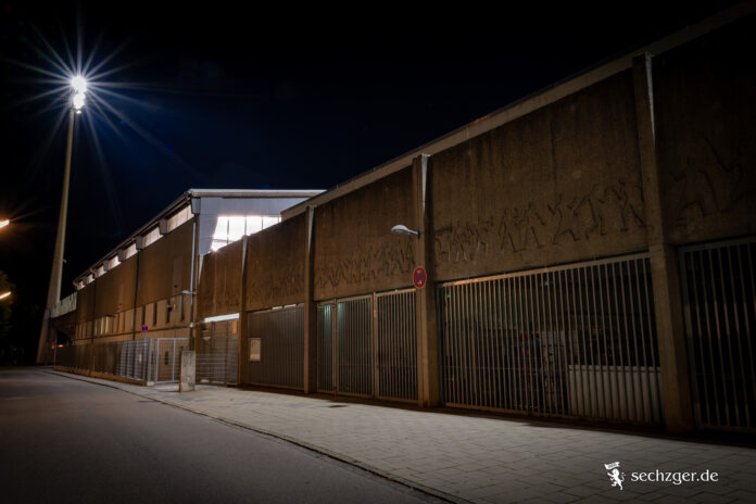 Grünwalder Stadion bei Nacht