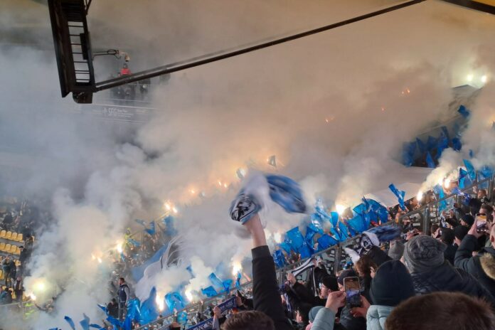 Alemannia Aachen TSV 1860 München Pyroshow Im Gästeblock