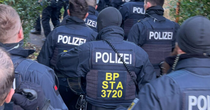Pfefferspray RWE 1860 Polizei Essen Polizei-Einsatz