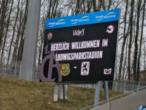 Anzeigetafel im Ludwigspark in Saarbrüken