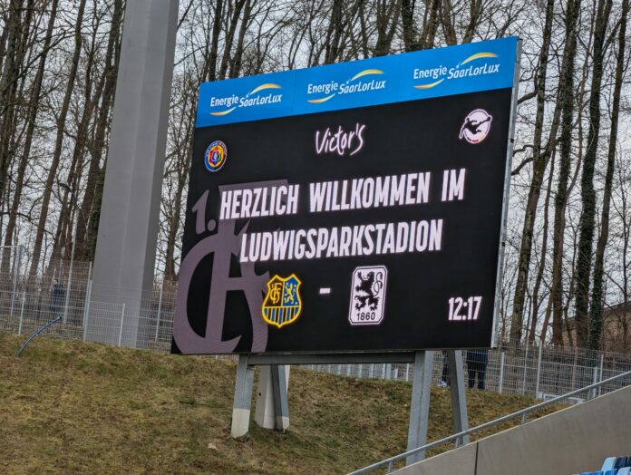 Anzeigetafel im Ludwigspark in Saarbrüken