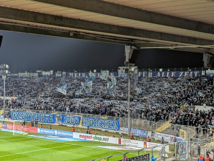 TSV 1860 München Arminia Bielefeld Blick auf die Westkurve