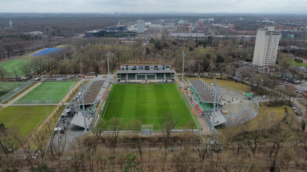 Hannover 96 II U23 TSV 1860 Fotogalerie (29) Hannover Eilenriede 1860