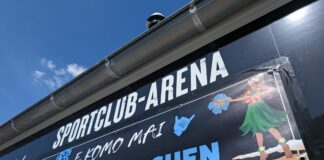 Plakat an der Arena in Verl