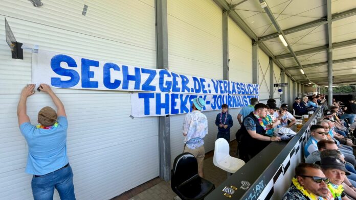 Spruchband an der Theke in Verl 24/25