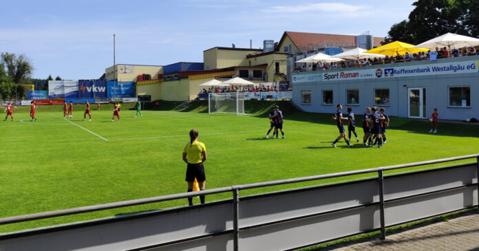 Titelbild Fotogalerie 1860 U17 Liverpool U18