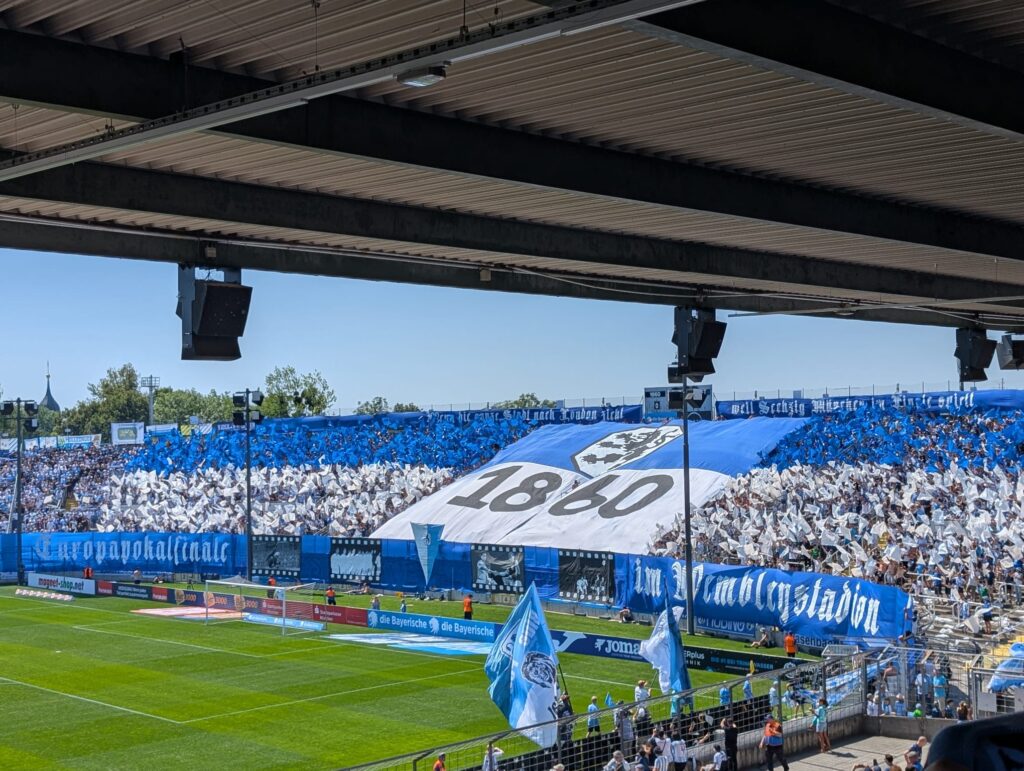 Choreographie in der Westkurve gegen Osnabrück 25/26