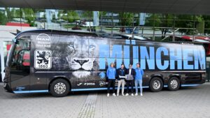 Echter Hingucker: Neuer Löwen-Bus