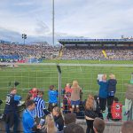 2025 11 01 Cottbus (H) 28 Kinder Am Zaun Block F1