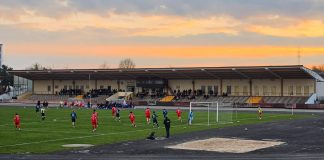 Amas bleiben Spitzenreiter: 4:0-Sieg in Augsburg