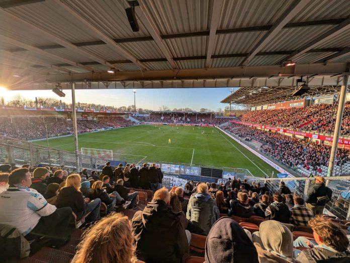 Cottbus A Starkes Cottbus kegelt die Löwen aus dem Aufstiegsrennen
